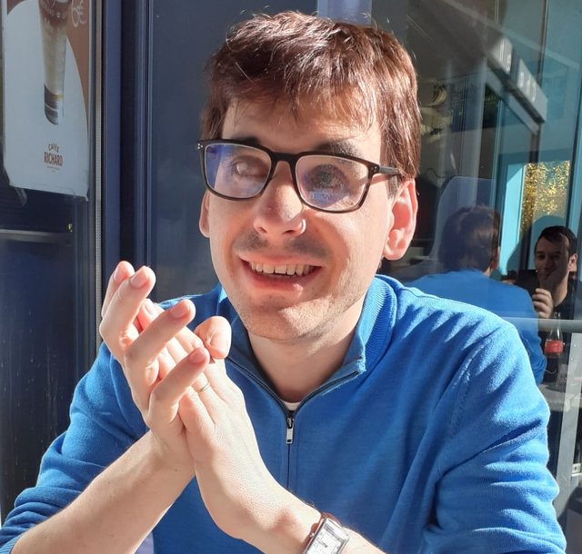 Portrait de Gauthier Delmas, enseignant en classes préparatoires Sciences Po à Vernon